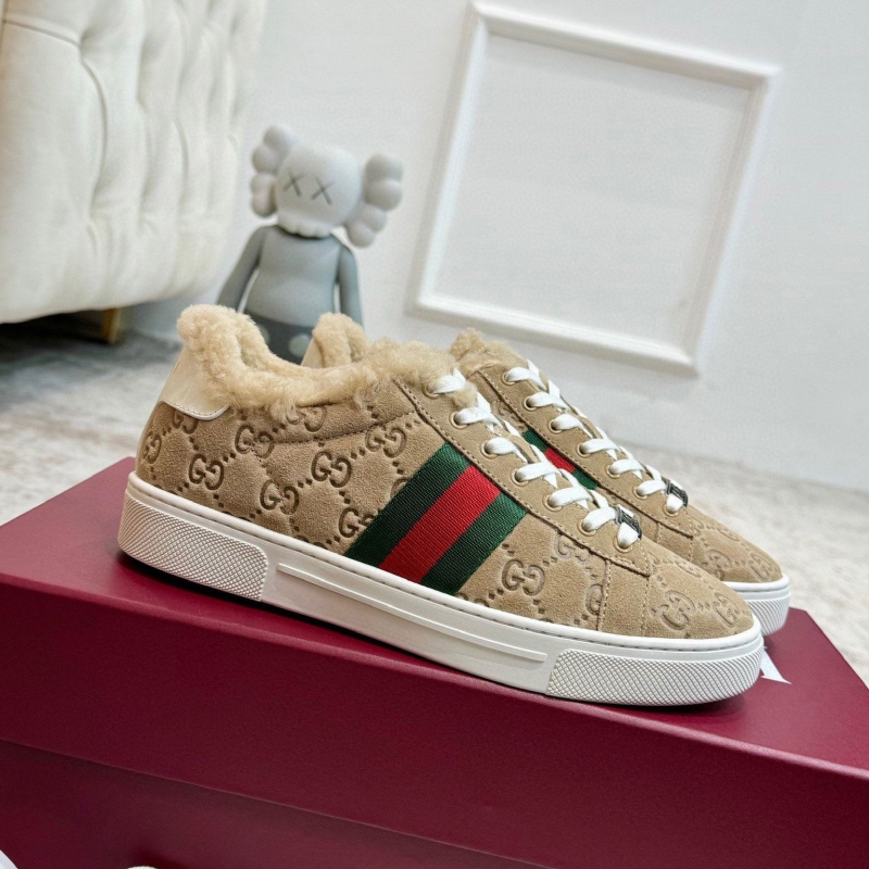 G*u*i casual shoes